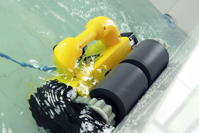 超級海豚吸污機