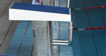 安裝游泳池出發臺