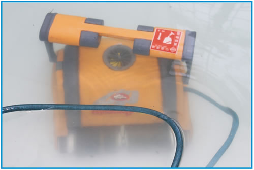 維修后的吸污機水下測試